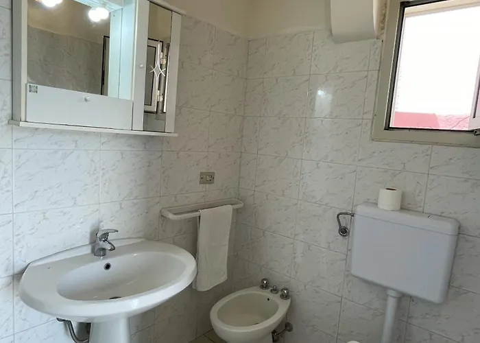 Tony - Baia Only Teenagers アパート ガリポリ