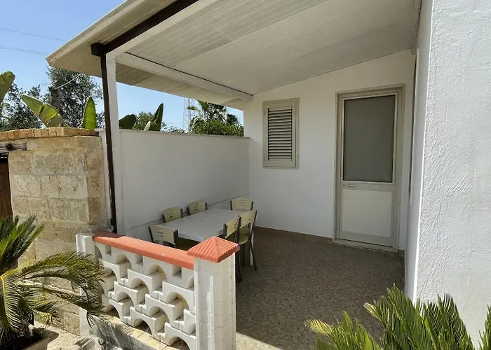 Tony - Baia Only Teenagers アパート