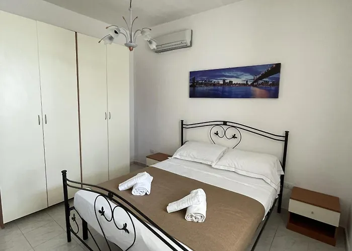 Tony - Baia Only Teenagers Apartment Gallipoli