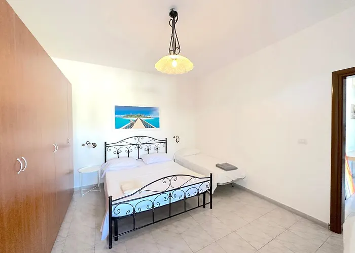 Tony - Baia Only Teenagers Apartment