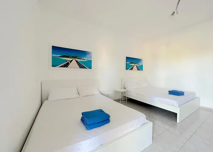 Tony - Baia Only Teenagers Apartment *