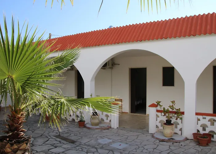 Tony - Baia Only Teenagers アパート ガリポリ